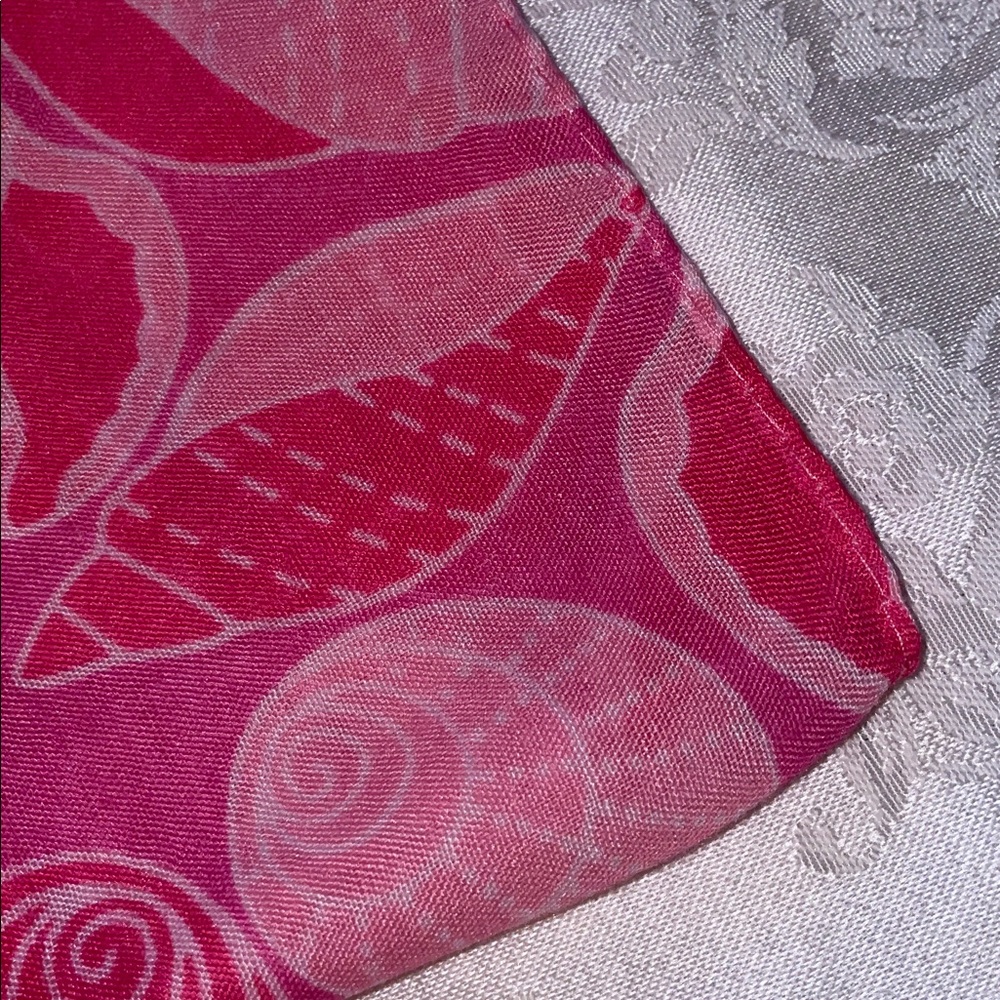 Vintage Pink Seashell Patterned Scarf. - Picture 2 of 2